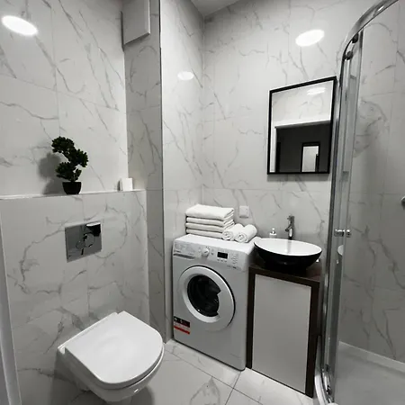 A106 By Real ワルシャワ